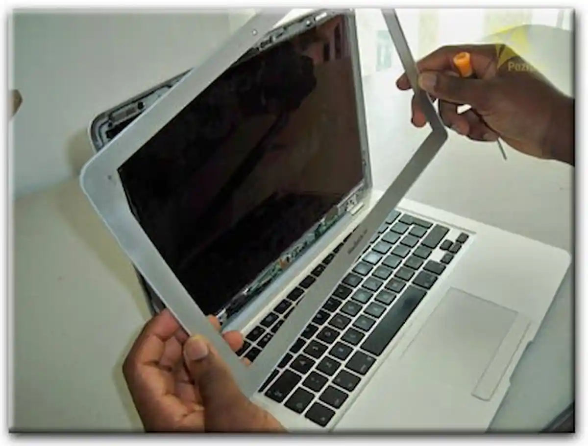 Замена экрана Apple MacBook в Дубне